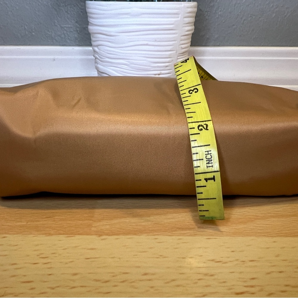 Burberry GWP Cosmetic Pouch - Picture 4 of 8